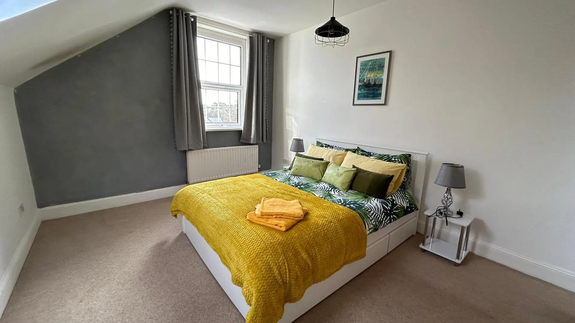 Seaside Rentals Bournemouth - 2Br, Upto 6Ppl, Beach 3 Min Walk, Dogs Ok, Wifi, Park 2 Cars United Kingdom
