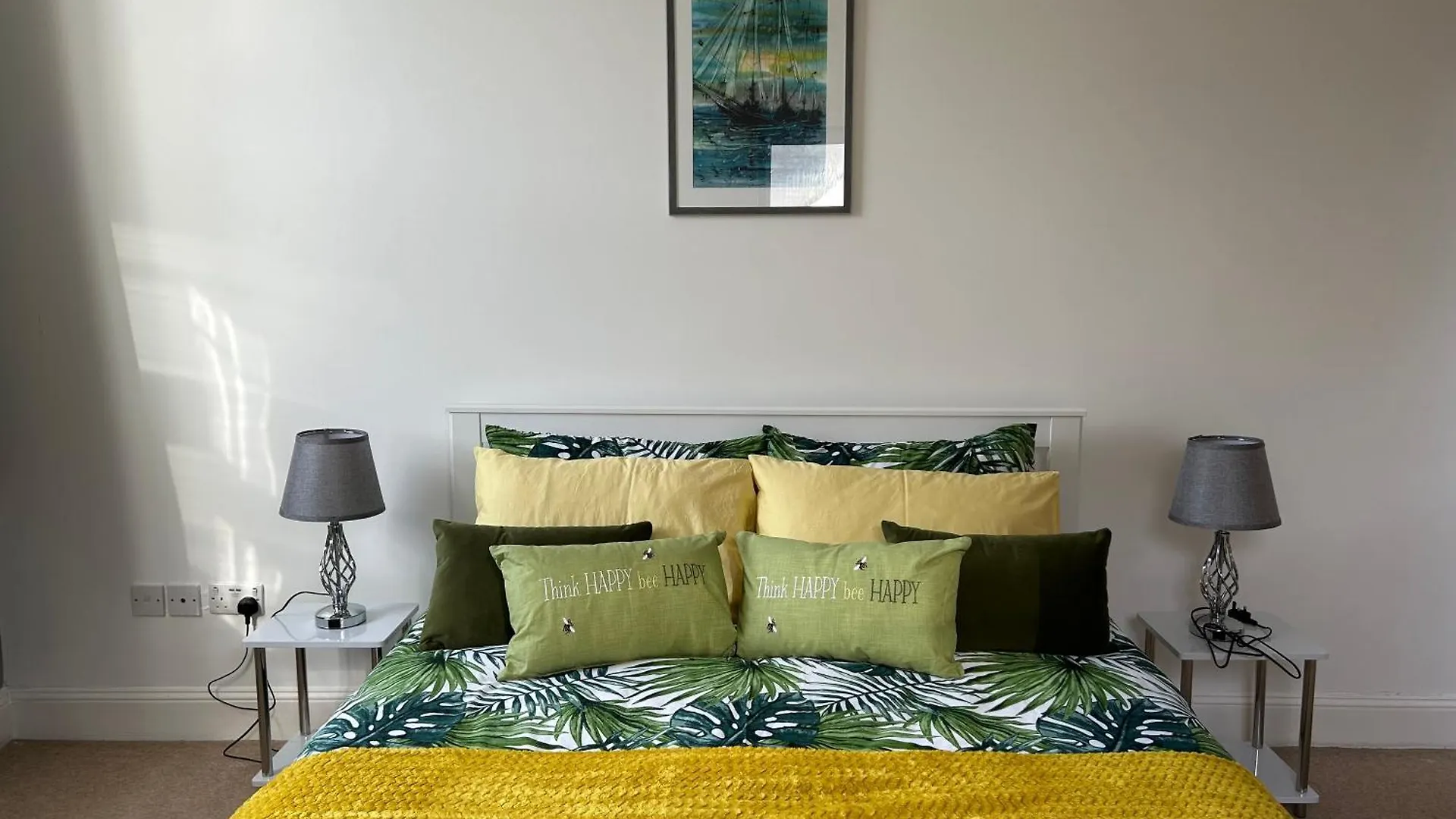 Seaside Rentals Bournemouth - 2Br, Upto 6Ppl, Beach 3 Min Walk, Dogs Ok, Wifi, Park 2 Cars