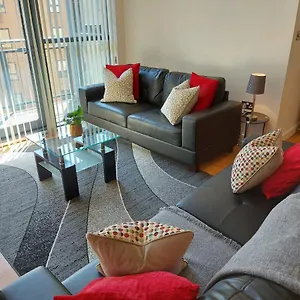 2 Bed, 2 Bath, Free Parking & Wifi Sheffield