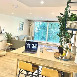  Apartment Stylish New-build In The Centre Of
